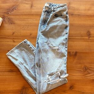 Distressed 90’s Boyfriend